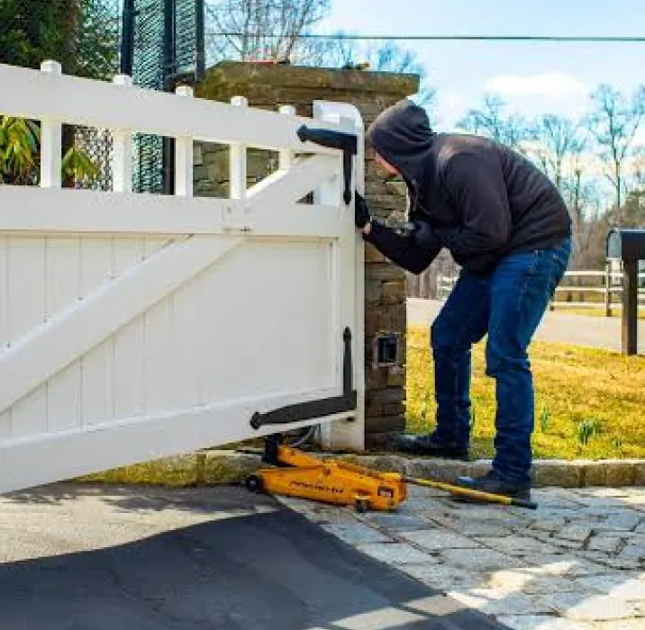 Driveway gate service